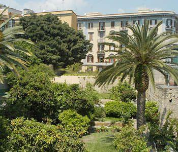 La Dimora Di Nettuno Couette-café Naples